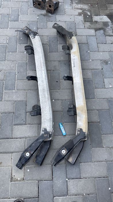 Усилитель бампера 4runner