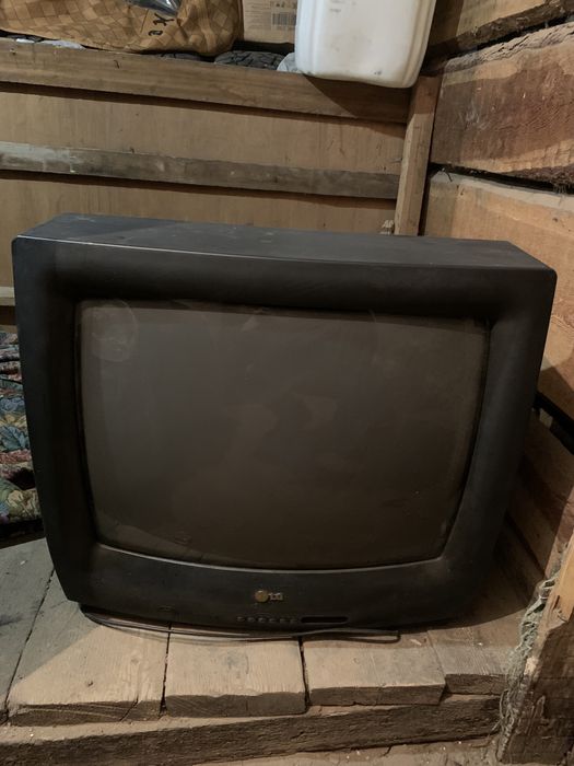 Продам телевизор LG