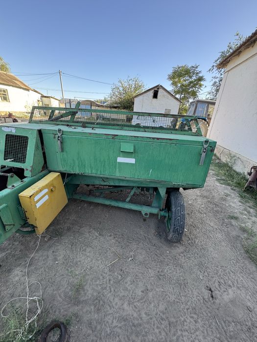 Пресс подборщик .