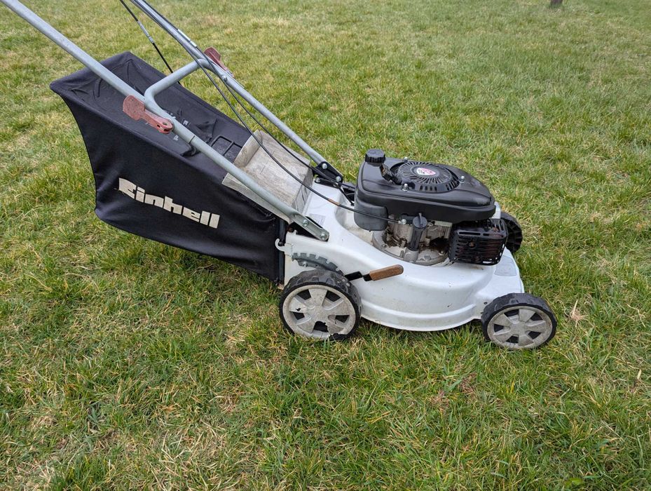 Masina de tuns iarba cu tractiune Einhell
