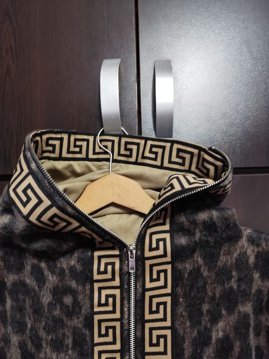 Дамско палто в тигрово/леопард Версаче ,с две лица