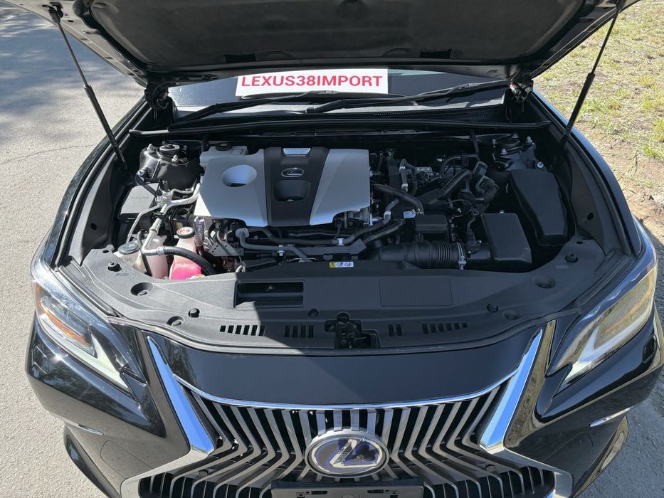 Lexus ES300h 2019 в разборе