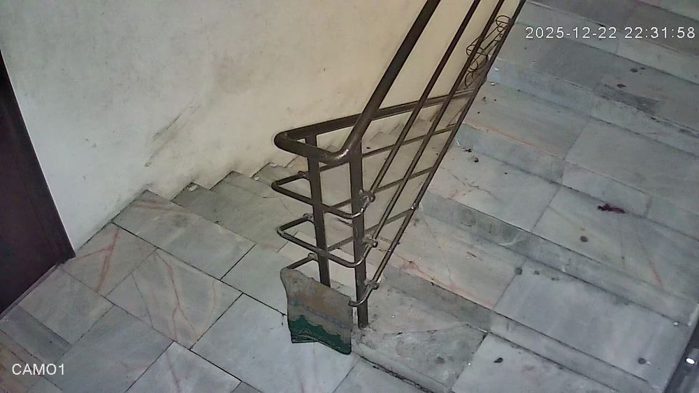 Kamera HD harakatga oladi ovoz yozadi gapirsangiz ham boladi