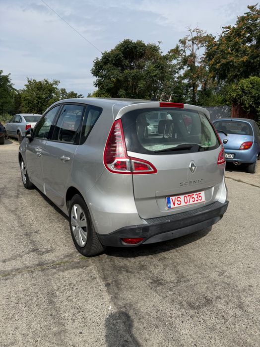 Renault scenic 2011
