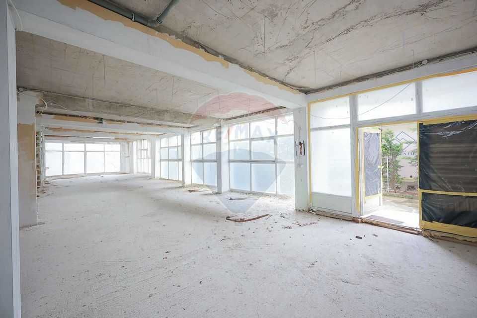 Spațiu comercial 498 mp de vânzare, str. Petru Maior, Sânmartin