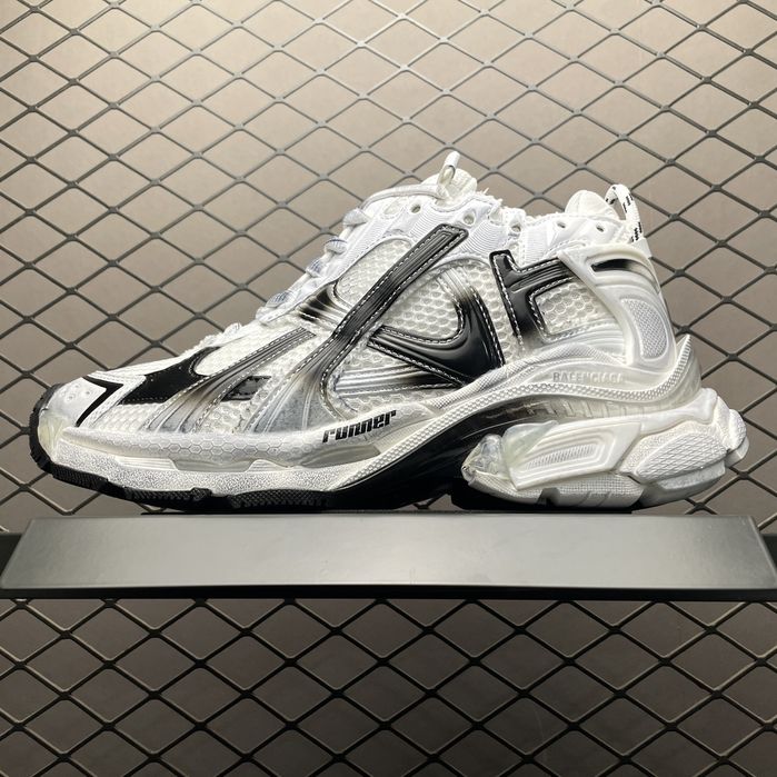 Balenciaga runner