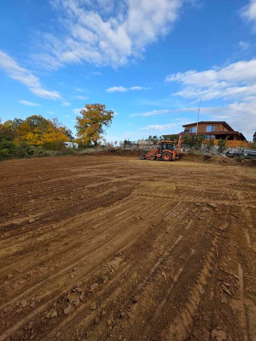 Почистващи, изкопни, насипни и озеленителни услуги