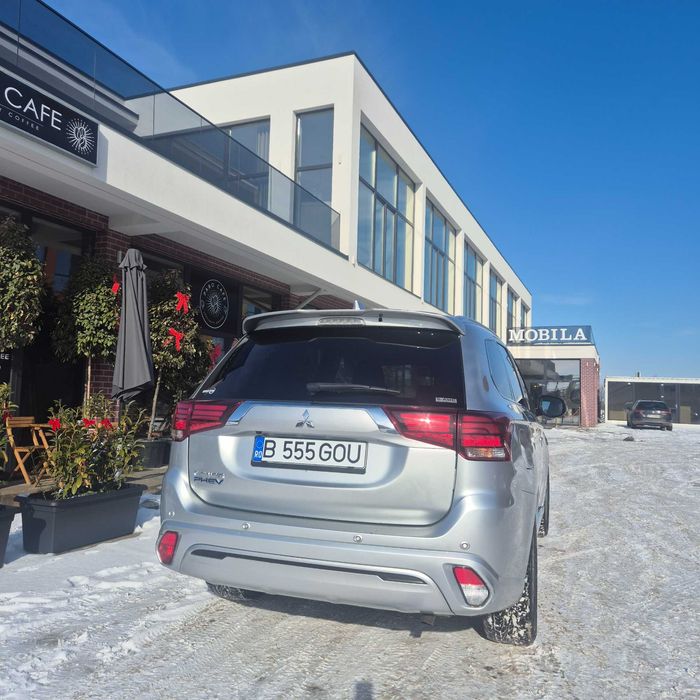 Mitsubishi Outlander 4x4 Electric benzin PHEV 2019