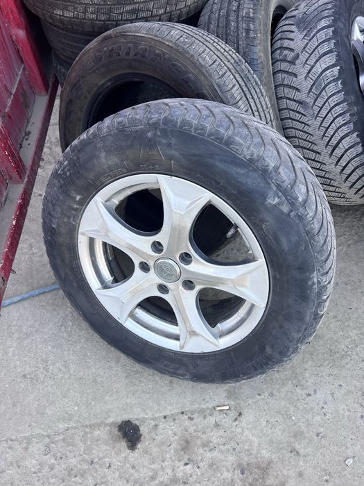 Продам диск шинами 2- зимний 4- летний