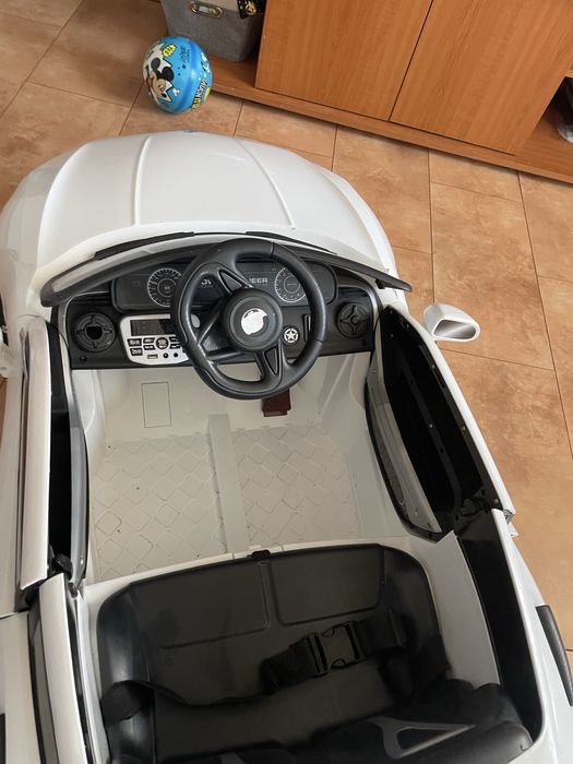 Vand masinuta electrica copiii primita de craciun.Folosita doar in cas