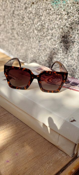 Продам солнцезащитные очки новые