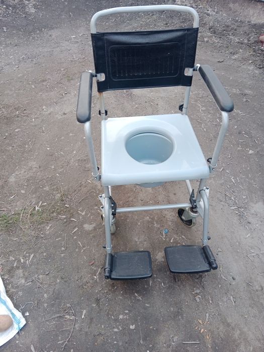 Продам инвалидную коляску