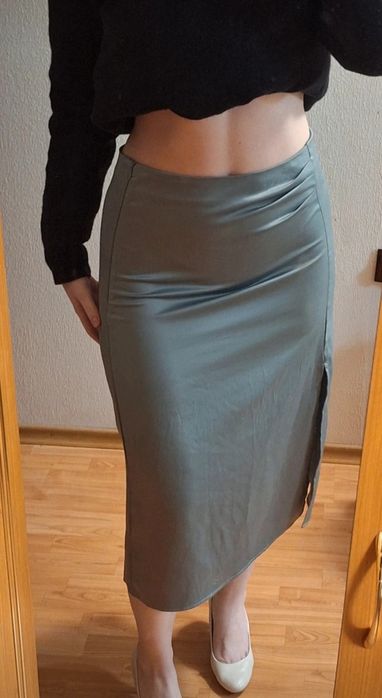 Fusta satina cu crapatura Mohito marimea 36