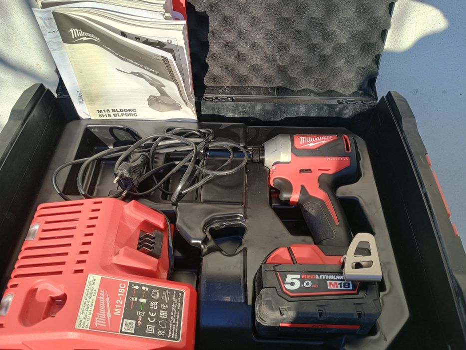 Filetanta cu impact pt biti milwaukee blid2 ,baterie, încărcător, cuti