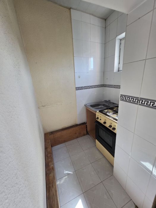 Юнусабад18 3 ком  кирпичный дом 77 серия не торец без ремонт