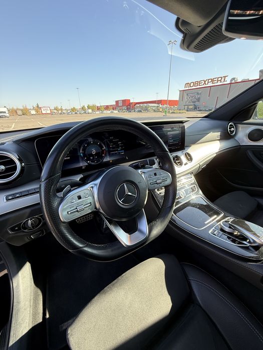 Vand MERCEDES E220 AMG 2018, PANORAMIC, 180.000km