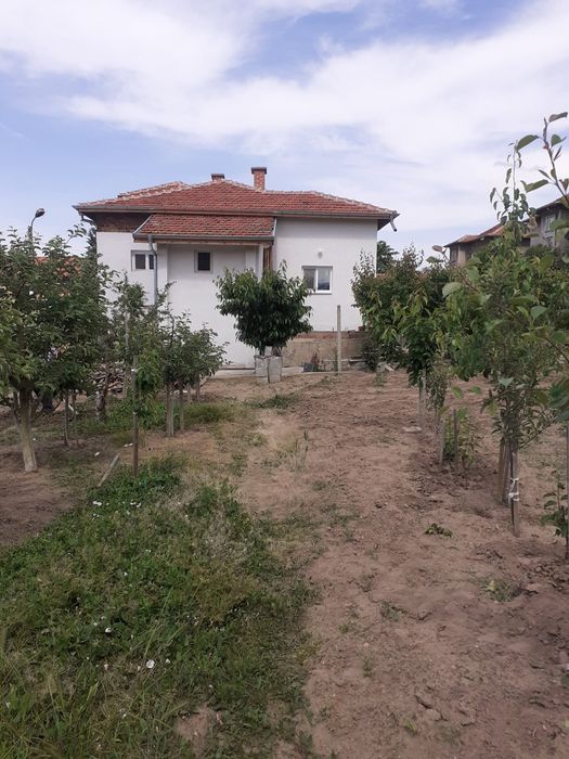 Собственик продава едноетажна жилищна сграда в с.Бяга