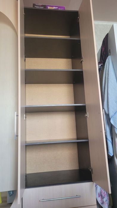 Продам шкаф угловой