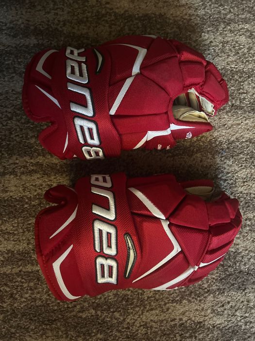 Краги (перчатки хоккейные)