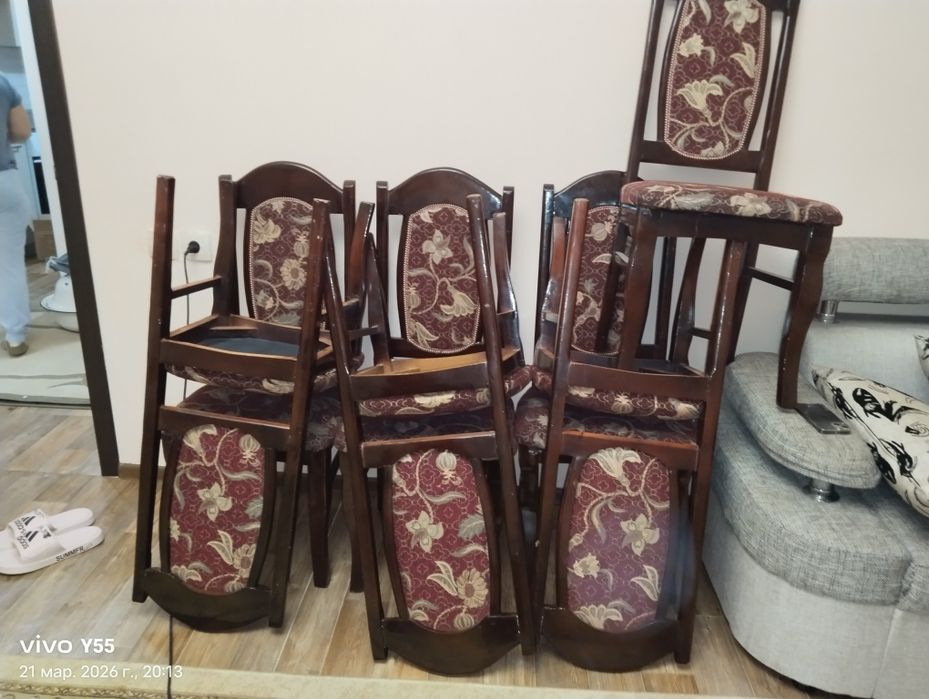 Продам стулья для гостиной