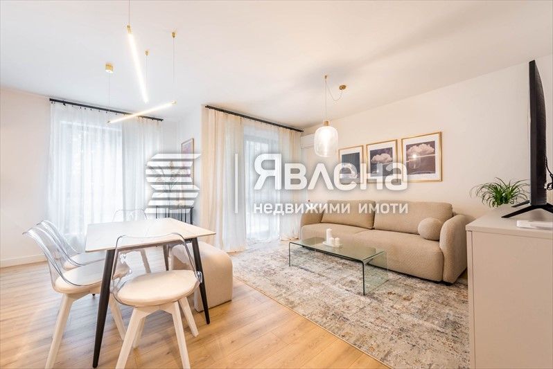 Продава се Двустаен апартамент в Варна, Чайка - 71 кв.м за 3367 €/кв.м - Снимка #1