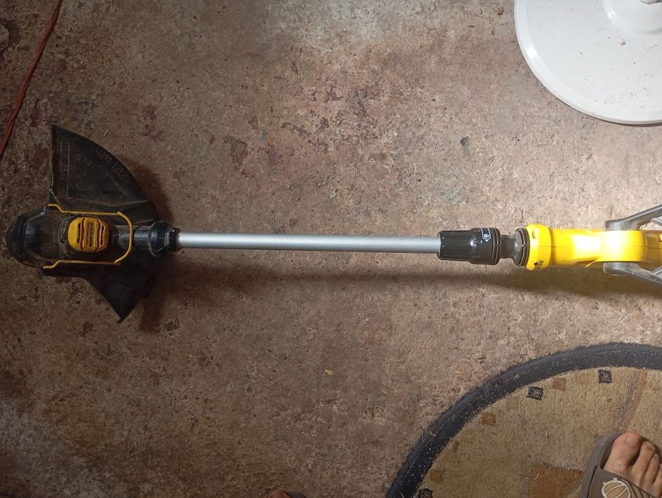 Vnd motocoasă pe baterie