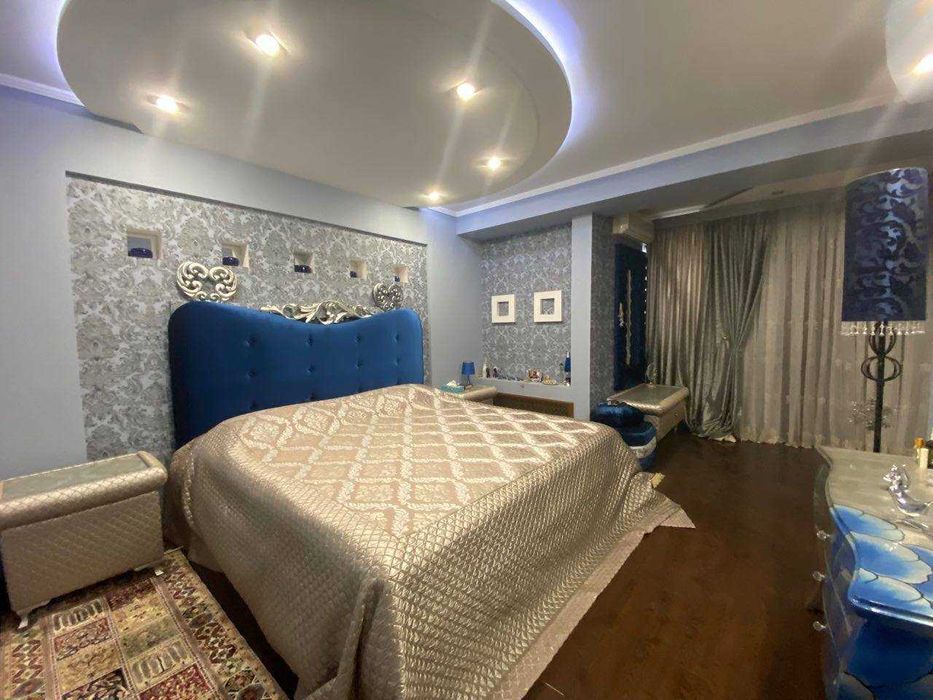 ПРОДАЕТСЯ 3/9/12 
на: Метро Космонавтов