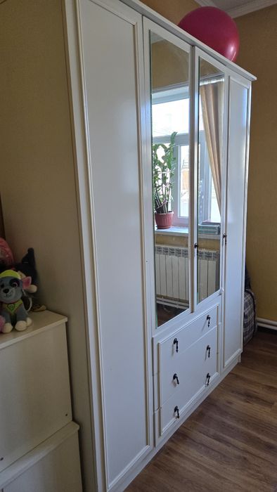 Шкаф чисто белый