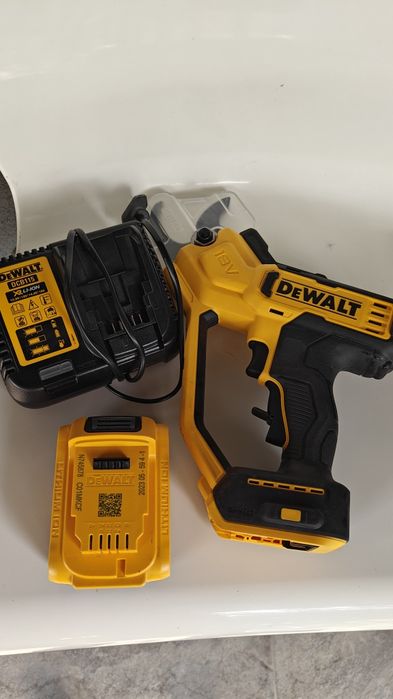 DeWalt DCMPP568N - Foarfeca de gradina pentru crengi cu acumulator si incarcatir