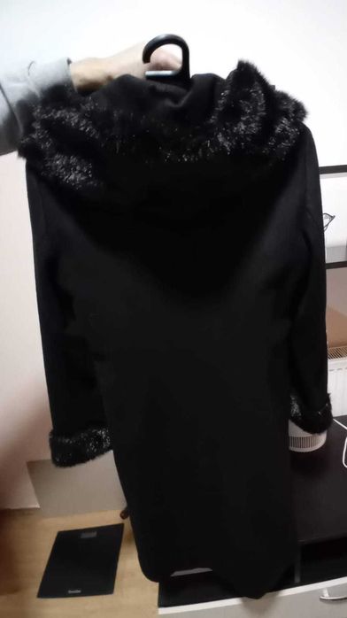 Palton nou, stofa neagra cu guler tip sal,