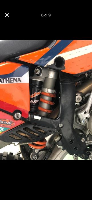 Vând o KTM 450, foarte puțin folosită.