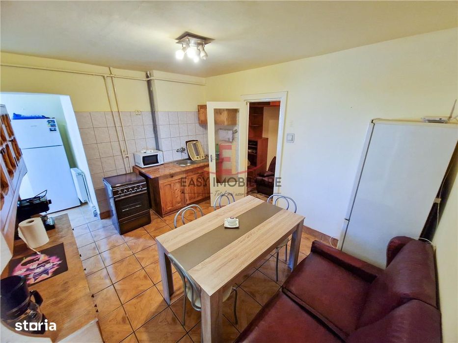 Apartament 3 camere, UMF, 2 bai,Cornisa, 2 balcoane, Targu Mures