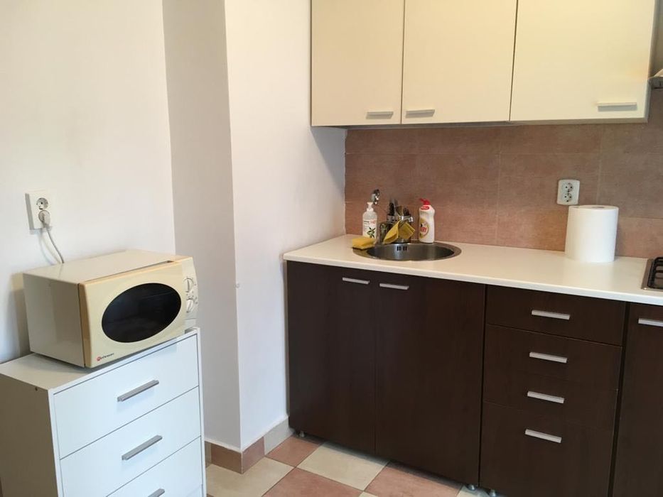 Ofer spre închiriere garsonieră, 42 mp, zona Decebal