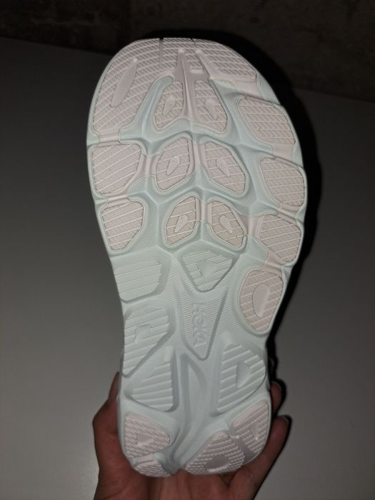 Adidași Hoka Noi
