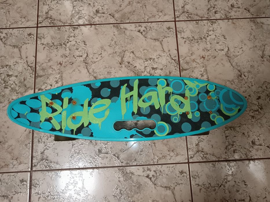 De vânzare skateboard copii 4-8 ani cu lumini roți