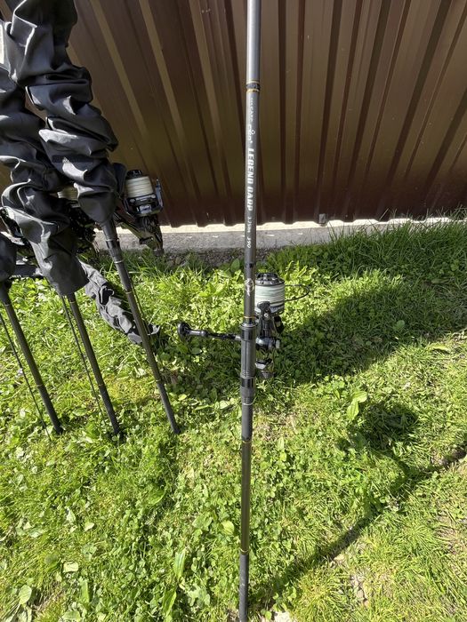 Set 4 Lansete Pro Fl Carp Legend 3,90m 3,75 lbs + Mulineta DP70FR Long Cast cu 11 rulmenti, Baitrunner