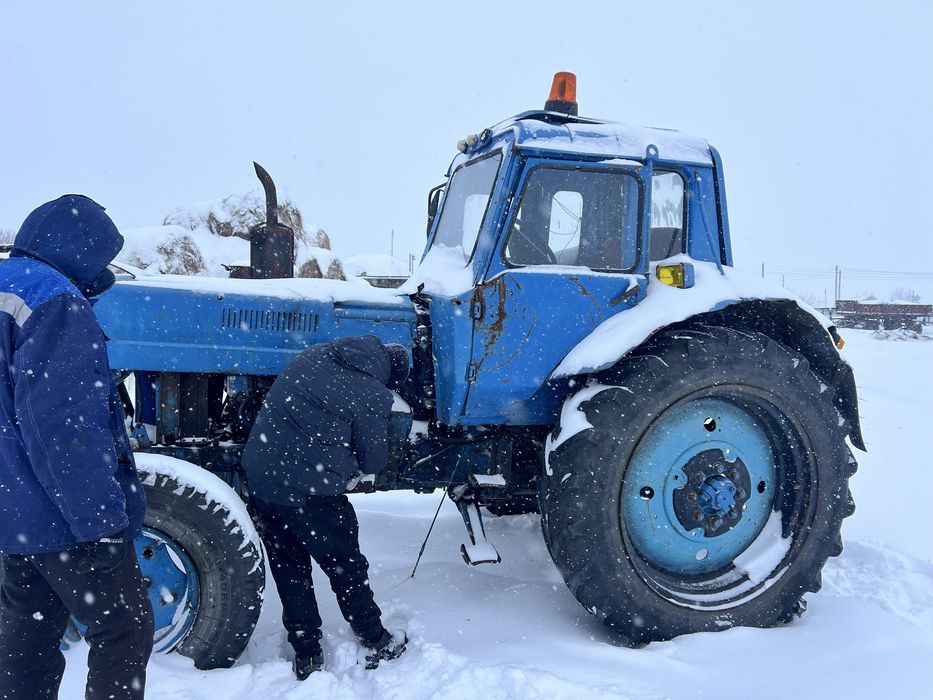 Мтз трактор с куном передний мост рабочии