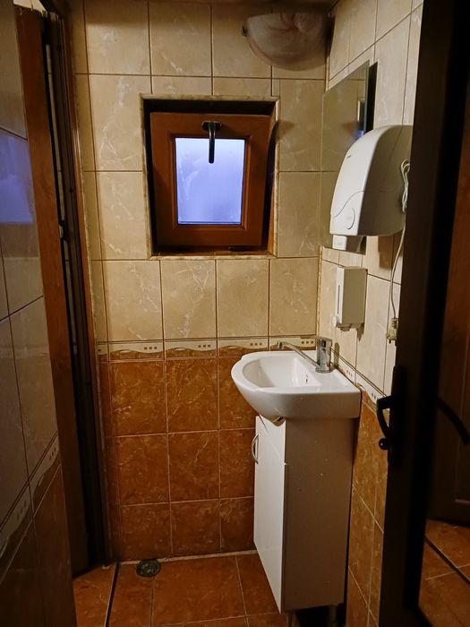 Дава се под наем Магазин в Велики Преслав - 50 кв.м за 331.5 € - Снимка #8