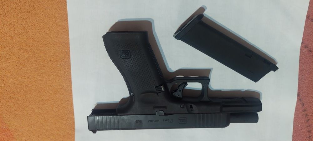 Airsoft  Glock17 Gen 5 Mos  gbb