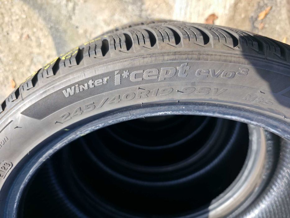 4 Anvelope de IARNA - 245/40/19 98V - Hankook Winter I*CEPT EVO 3 - Stare F BUNA - DOT 2023 !