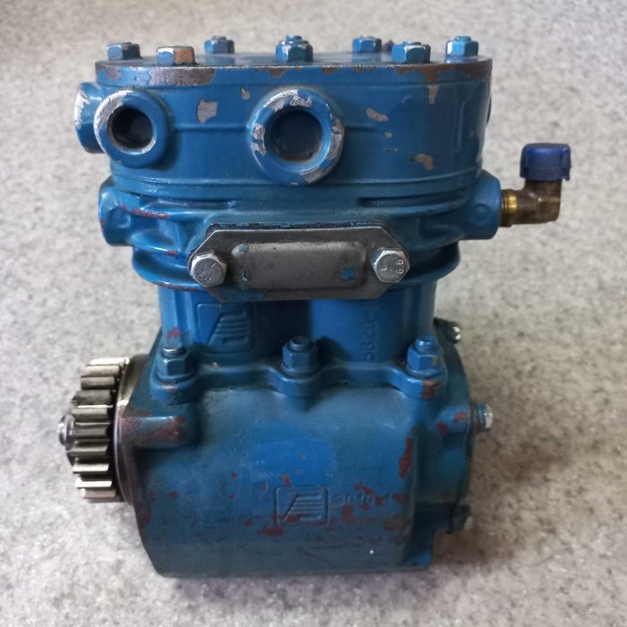 Компрессор для КАМАЗ  2цилиндровый с общей головкой