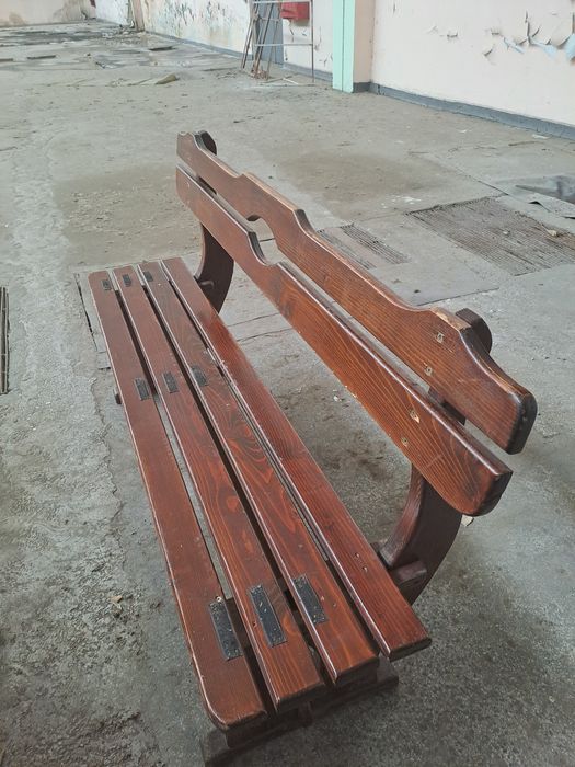 Продавам дървени маси с пейки тип Бавария