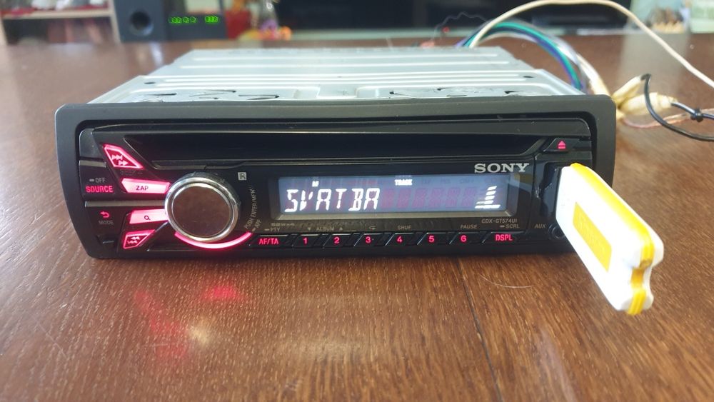 Авто радио плеър музика за кола Сони Sony CD MP-3 USB AUX