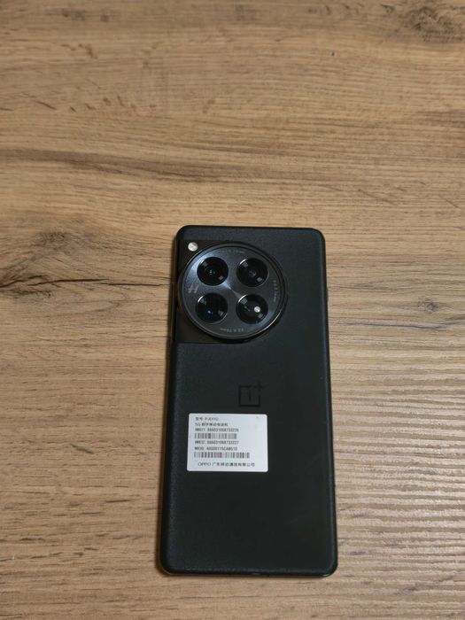 Oneplus 12 256GB / 12GB RAM – Като НОВ | QHD+ 120Hz | Hasselblad камери