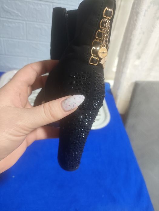 Продам женские весении полу сапожки