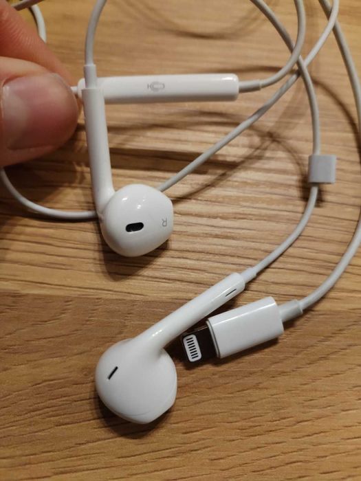 Apple - EarPods кабелни слушалки