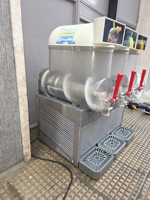 UGOLINI original ITALIA aparate pentru granita cu 3 bazine de 10 litri