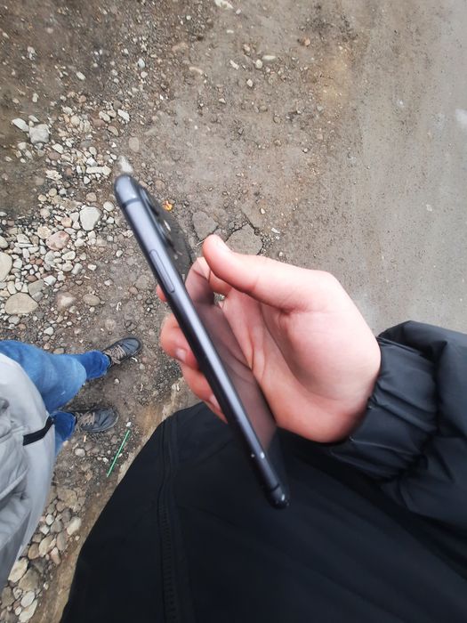 Айфон 11 продам идеяны