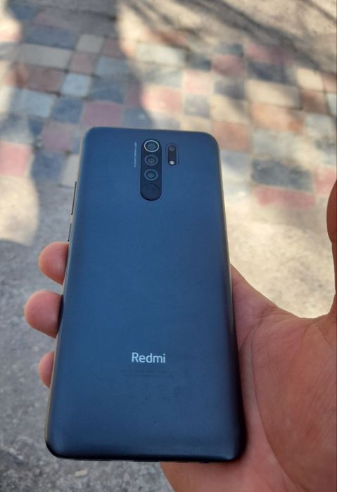 Redmi 9 xotira 64 GB sotiladi srochniga
