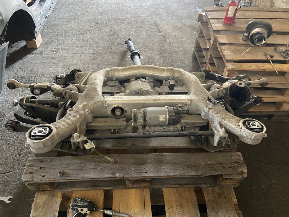 Забен мост с диференциал,кардан,полуоски,рейка и окачване за BMW G31